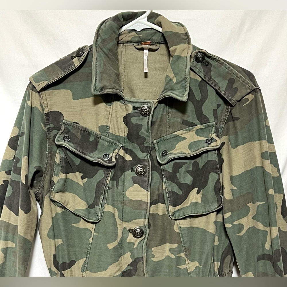Free People Camo Oversized Utility Jean Jacket Military Style Casual Outdoor - Picture 5 of 16